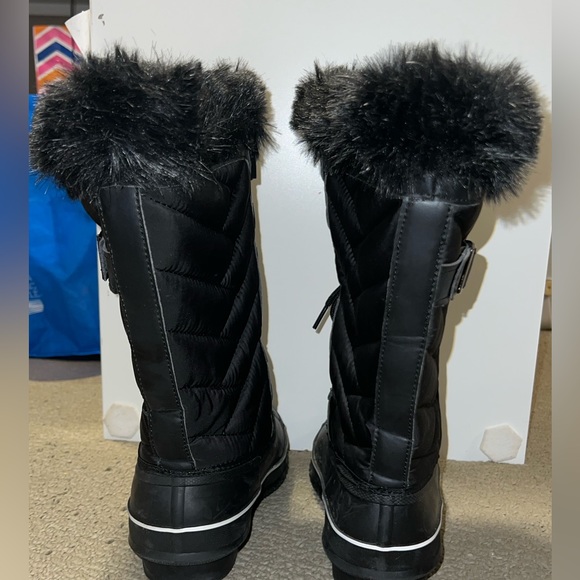 BNWOT Torrid sz 6W black snow boot - Picture 3 of 5